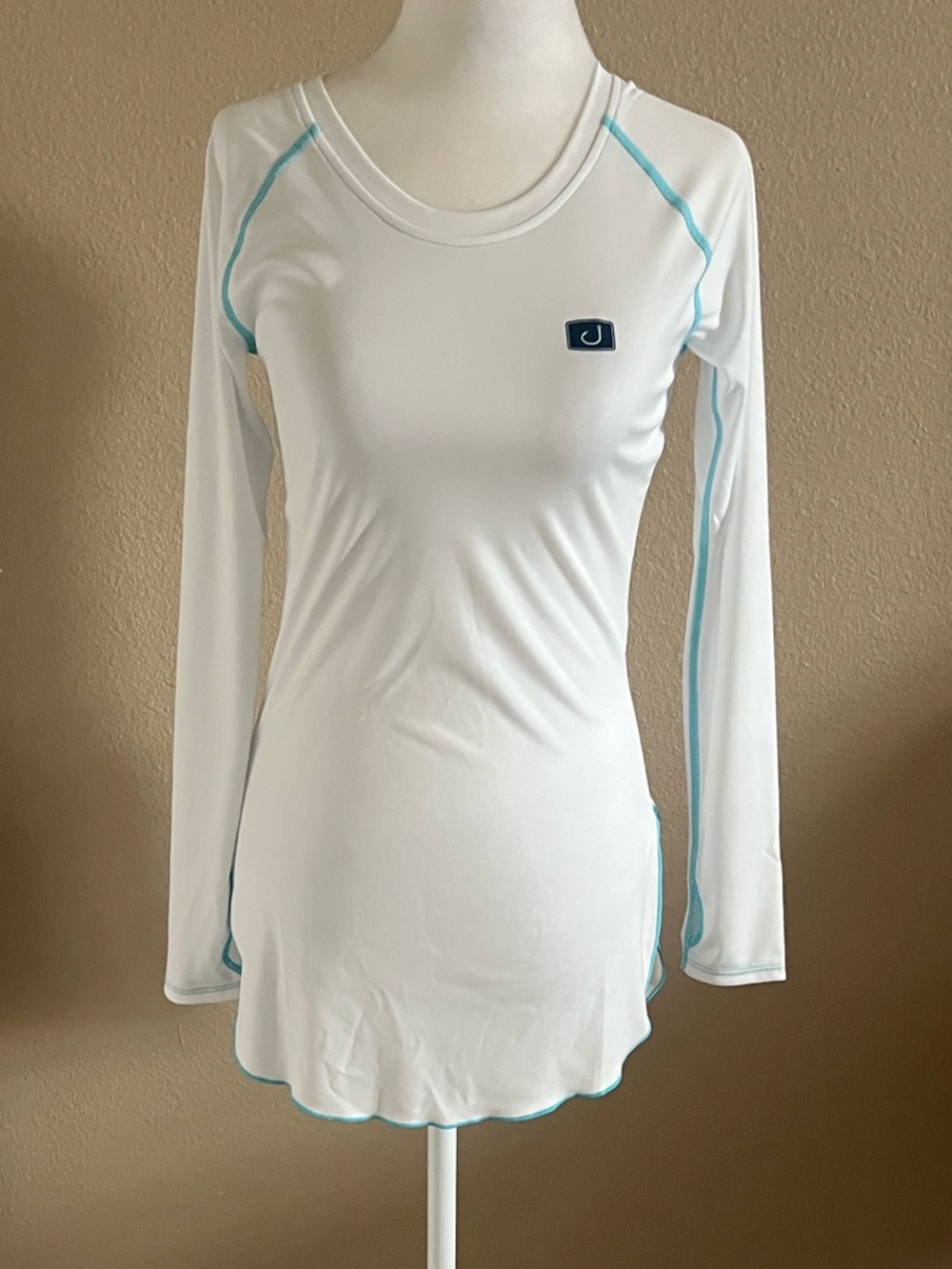 Avid White Long-Sleeve Moisture Wicking UV Sun Protection Top with Teal Trim XS